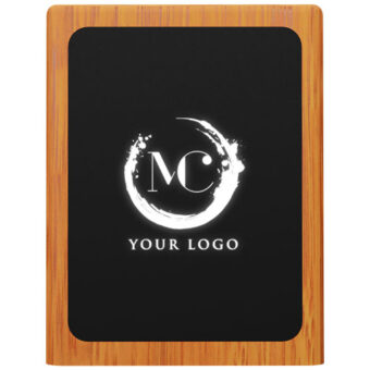 SCX.design O12 penneholder med lysende logo og dobbel USB utgang